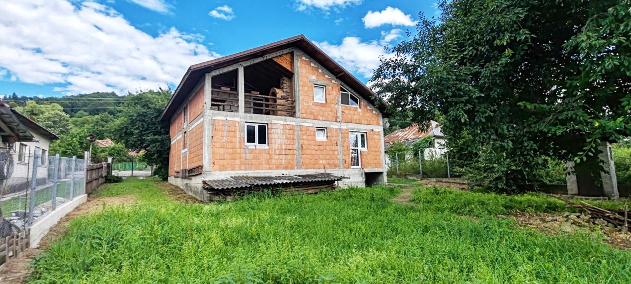 PROPRIETATE DEOSEBITA-CASA & LIVADA-SAT MANGA, COM. VOINESTI, JUD. DAMBOVITA