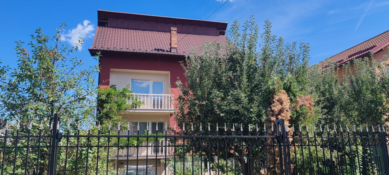 CASA ROMANEASCA IN VECHEA CETATE DE SCAUN - LANGA MANASTIREA CURTEA DE ARGES