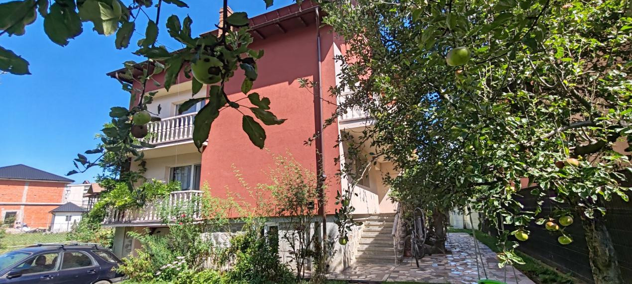 CASA ROMANEASCA IN VECHEA CETATE DE SCAUN - LANGA MANASTIREA CURTEA DE ARGES