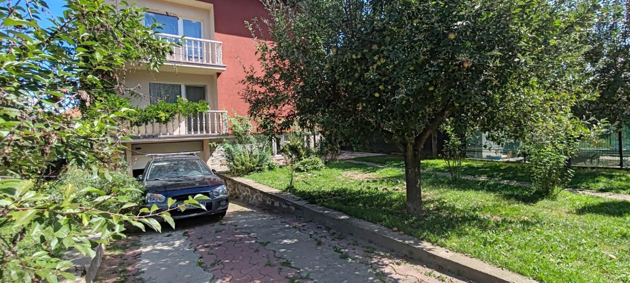 CASA ROMANEASCA IN VECHEA CETATE DE SCAUN - LANGA MANASTIREA CURTEA DE ARGES