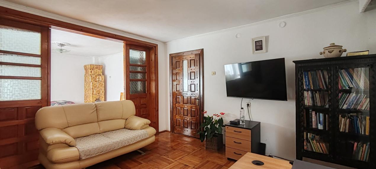CASA ROMANEASCA IN VECHEA CETATE DE SCAUN - LANGA MANASTIREA CURTEA DE ARGES