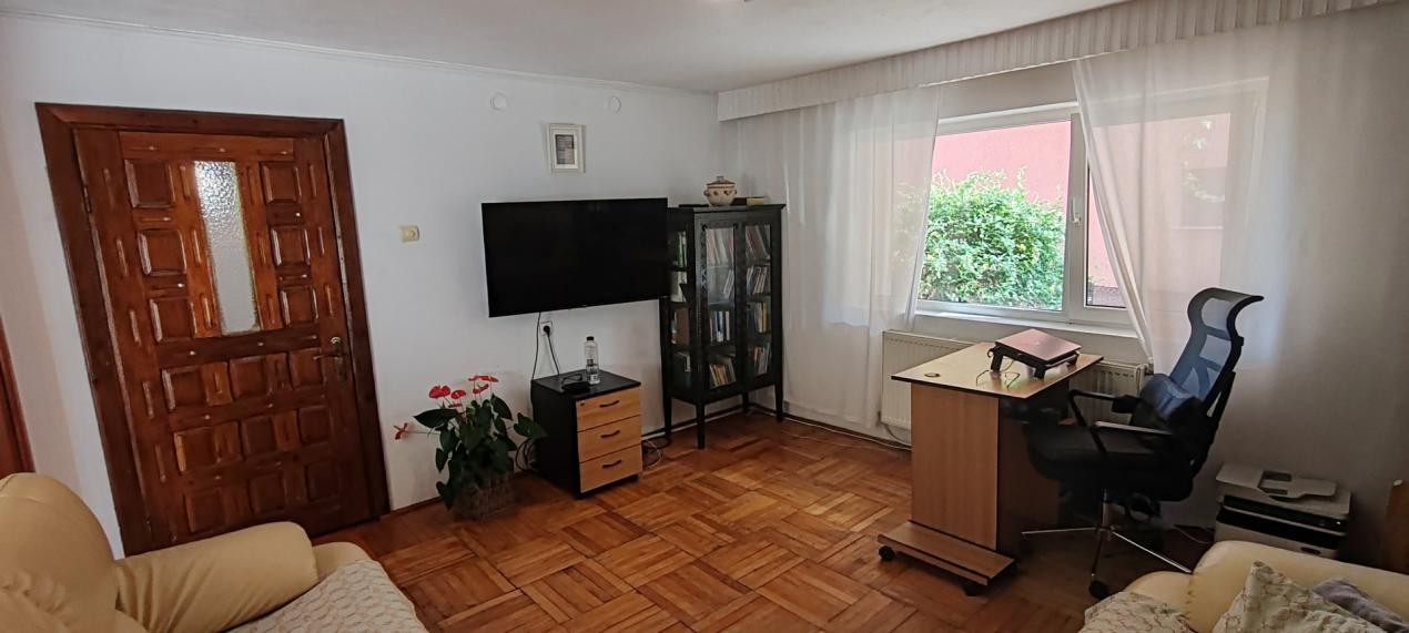 CASA ROMANEASCA IN VECHEA CETATE DE SCAUN - LANGA MANASTIREA CURTEA DE ARGES