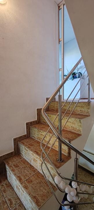 CASA ROMANEASCA IN VECHEA CETATE DE SCAUN - LANGA MANASTIREA CURTEA DE ARGES