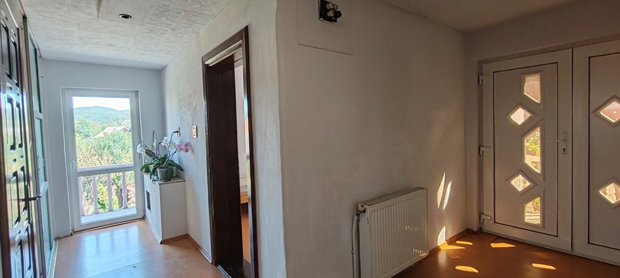 CASA ROMANEASCA IN VECHEA CETATE DE SCAUN - LANGA MANASTIREA CURTEA DE ARGES