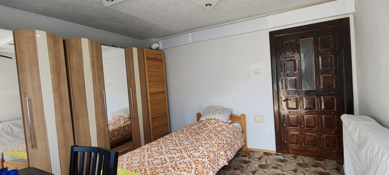 CASA ROMANEASCA IN VECHEA CETATE DE SCAUN - LANGA MANASTIREA CURTEA DE ARGES