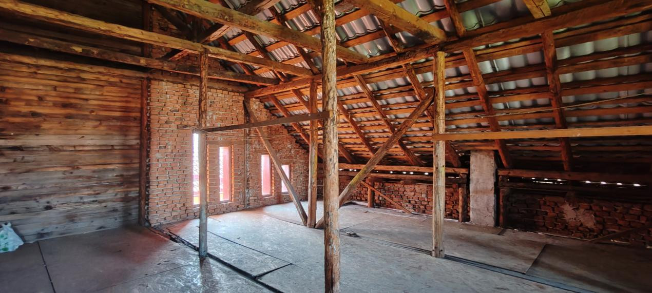 CASA ROMANEASCA IN VECHEA CETATE DE SCAUN - LANGA MANASTIREA CURTEA DE ARGES