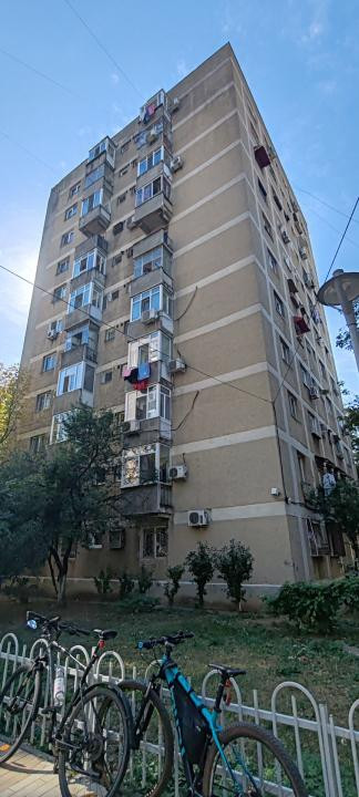 DE VANZARE/AP. 2 CAMERE/NECESTA RENOVARE TOTALA/ET. 6 DIN 8/STR. PRICOPAN/RAHOVA