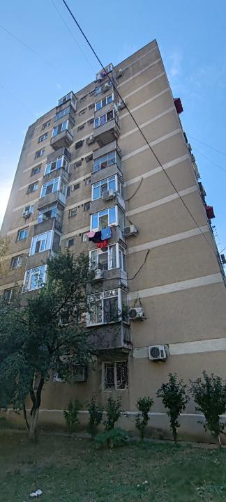 DE VANZARE/AP. 2 CAMERE/NECESTA RENOVARE TOTALA/ET. 6 DIN 8/STR. PRICOPAN/RAHOVA