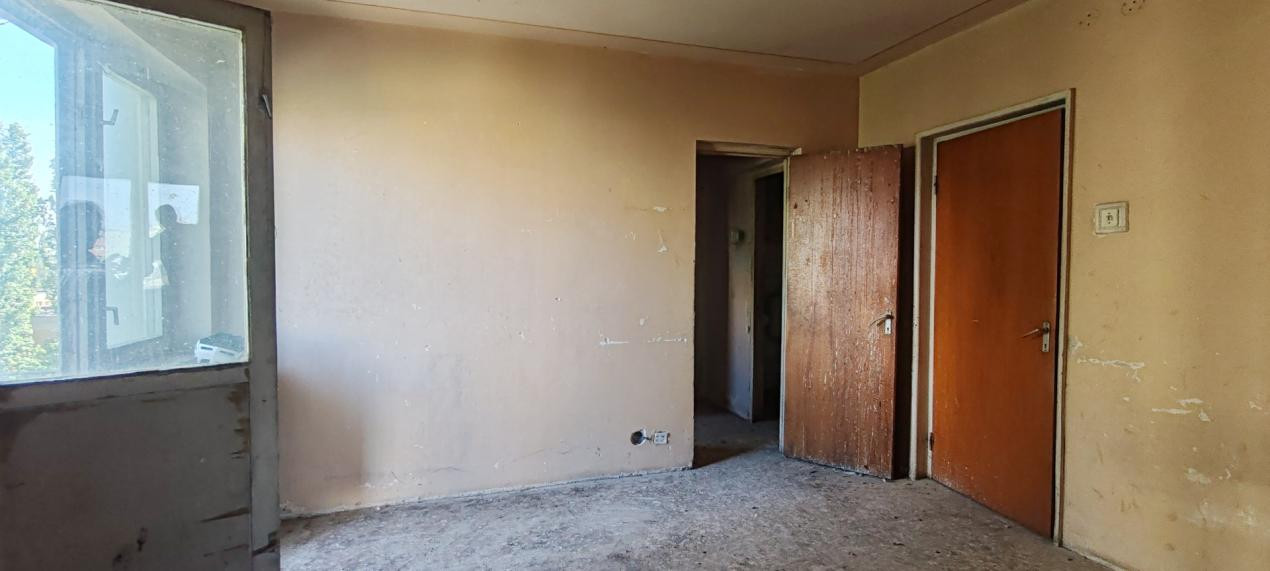 DE VANZARE/AP. 2 CAMERE/NECESTA RENOVARE TOTALA/ET. 6 DIN 8/STR. PRICOPAN/RAHOVA
