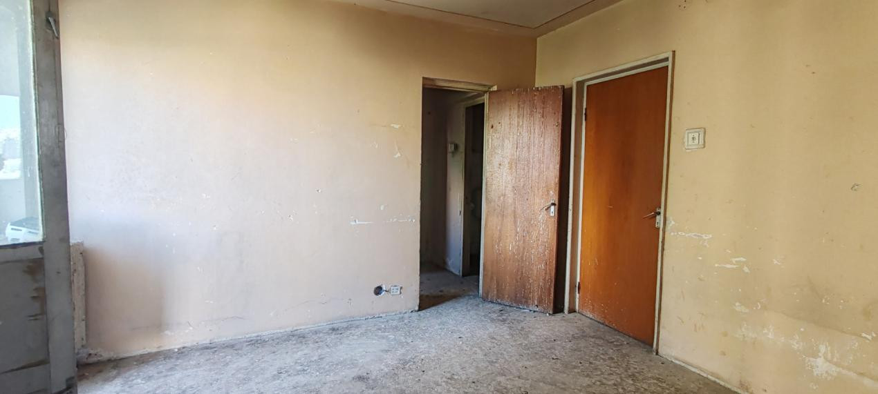 DE VANZARE/AP. 2 CAMERE/NECESTA RENOVARE TOTALA/ET. 6 DIN 8/STR. PRICOPAN/RAHOVA