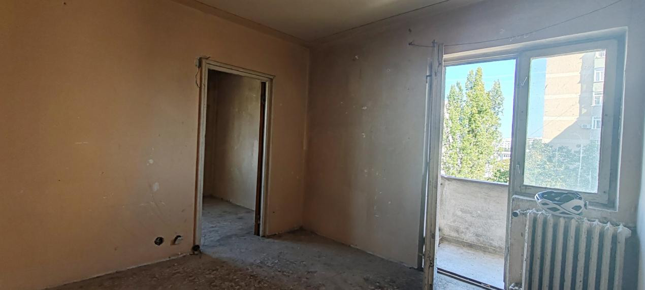 DE VANZARE/AP. 2 CAMERE/NECESTA RENOVARE TOTALA/ET. 6 DIN 8/STR. PRICOPAN/RAHOVA