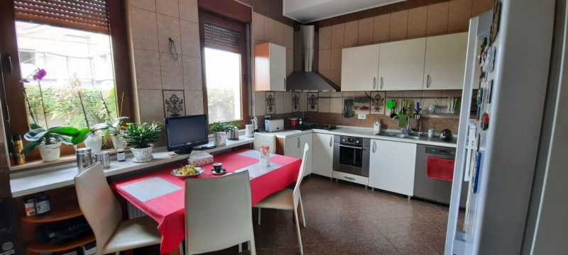 Vila superba cu piscina - 2200 mp - De vanzare - Domnesti