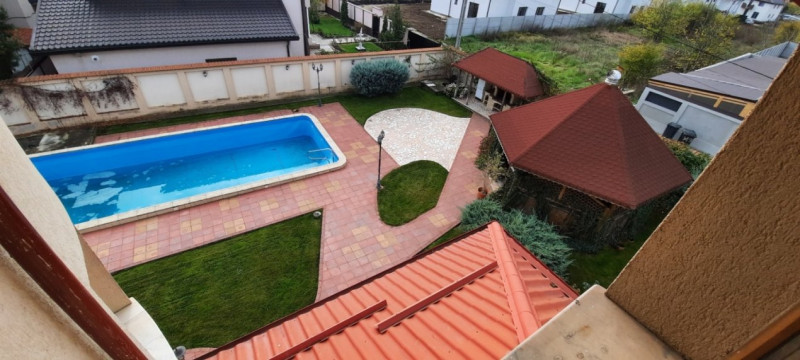 Vila superba cu piscina - 2200 mp - De vanzare - Domnesti