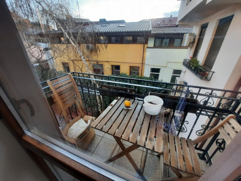 Vanzare parte din vila, la curte, Parcul Cismigiu, Casa Radio