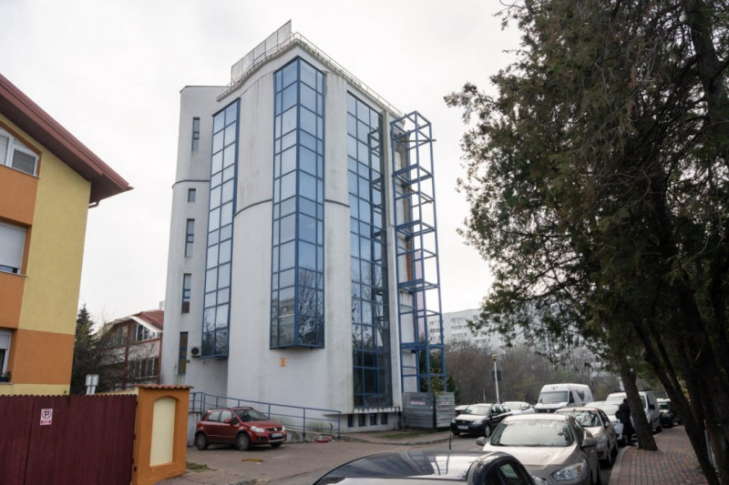SPATII DE INCHIRIAT, CLADIRE DE BIROURI, LANGA STATIA DE METROU TITAN 