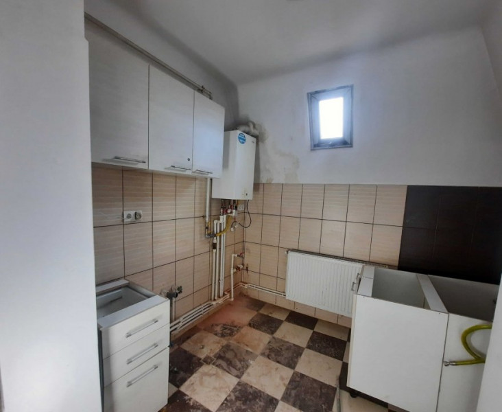 Foisorul de Foc, 2 camere plus pod, mult potential, in vila P+1