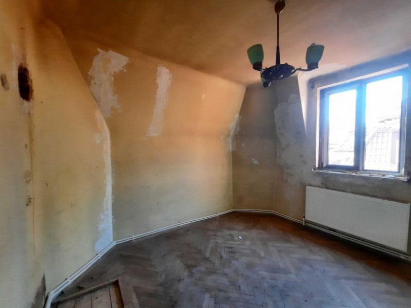Foisorul de Foc, 2 camere plus pod, mult potential, in vila P+1