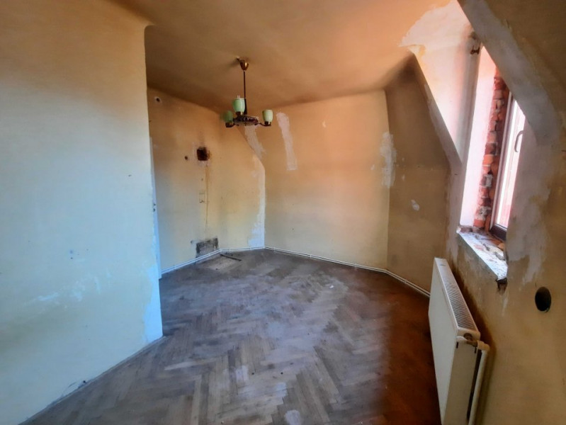 Foisorul de Foc, 2 camere plus pod, mult potential, in vila P+1
