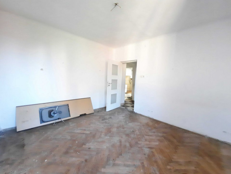 Foisorul de Foc, 2 camere plus pod, mult potential, in vila P+1
