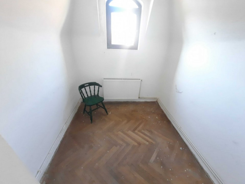 Foisorul de Foc, 2 camere plus pod, mult potential, in vila P+1