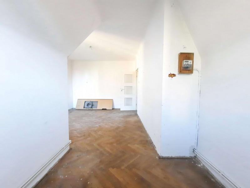 Foisorul de Foc, 2 camere plus pod, mult potential, in vila P+1