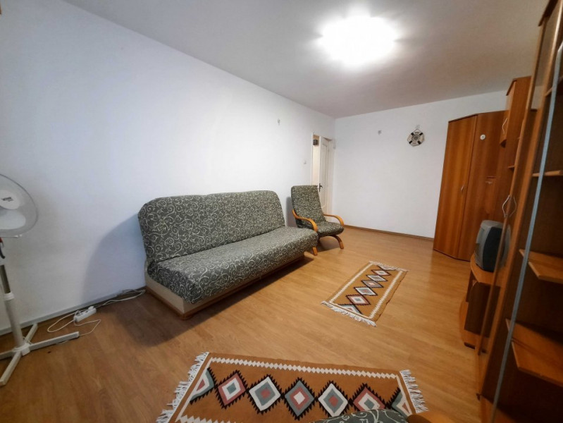 Vanzare apartament 3 camere, decomandat, langa Piata Rahovei