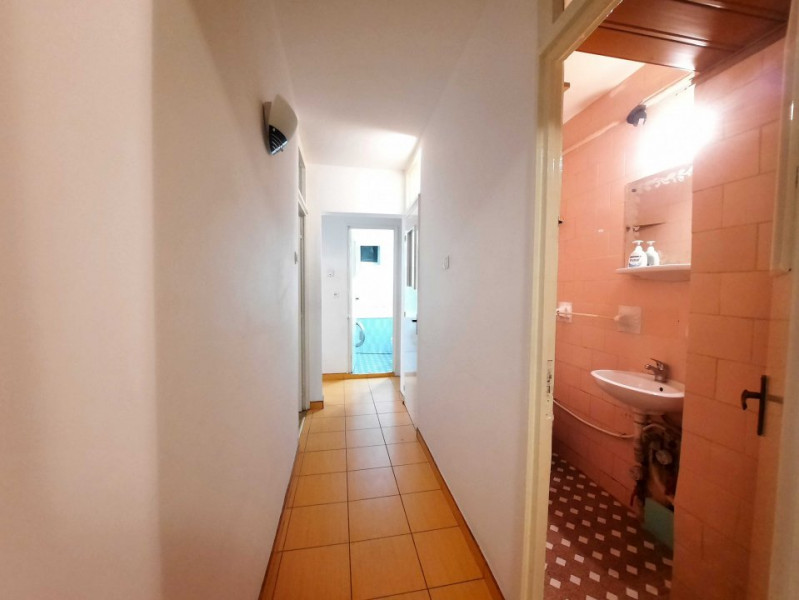 Vanzare apartament 3 camere, decomandat, langa Piata Rahovei