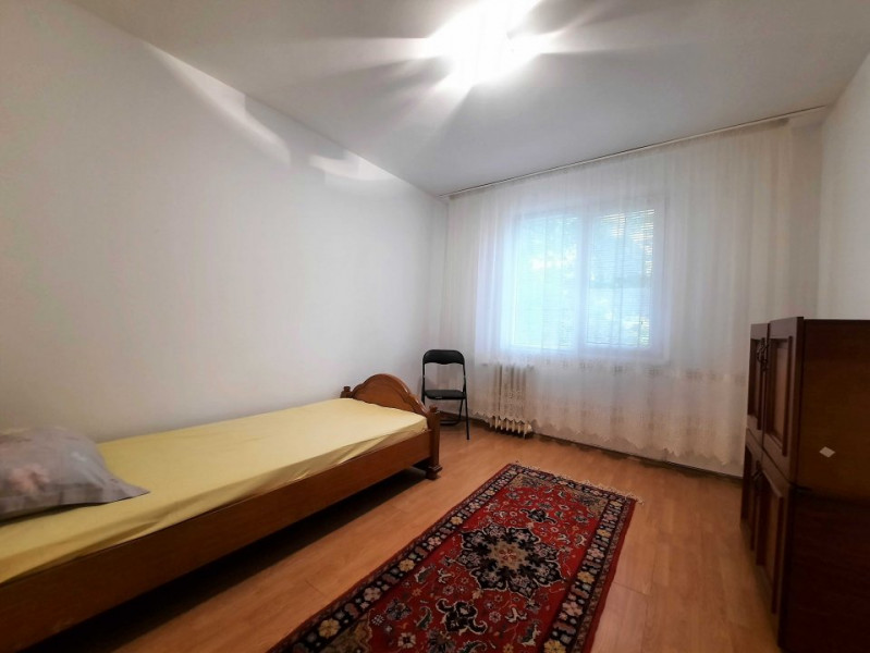 Vanzare apartament 3 camere, decomandat, langa Piata Rahovei