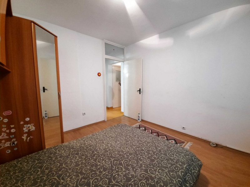 Vanzare apartament 3 camere, decomandat, langa Piata Rahovei