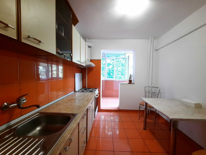 Vanzare apartament 3 camere, decomandat, langa Piata Rahovei