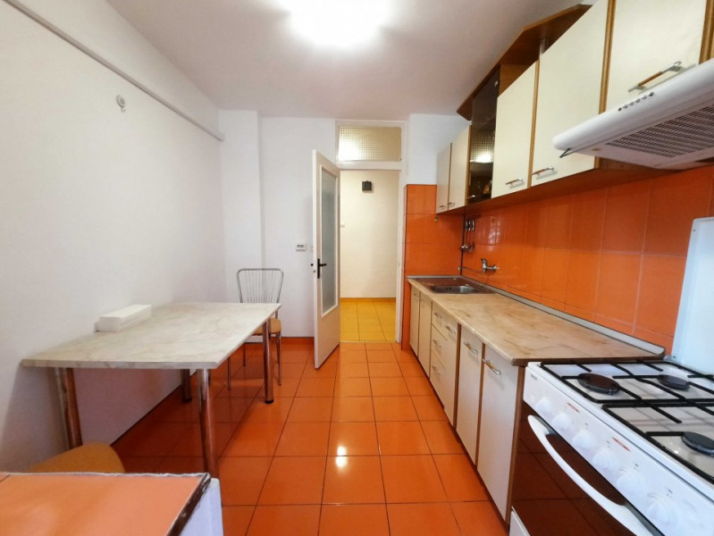 Vanzare apartament 3 camere, decomandat, langa Piata Rahovei