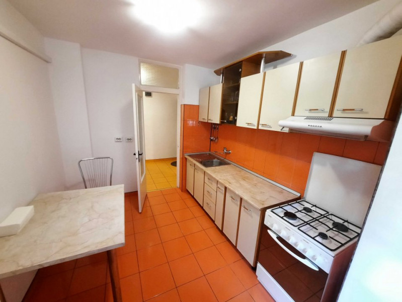 Vanzare apartament 3 camere, decomandat, langa Piata Rahovei