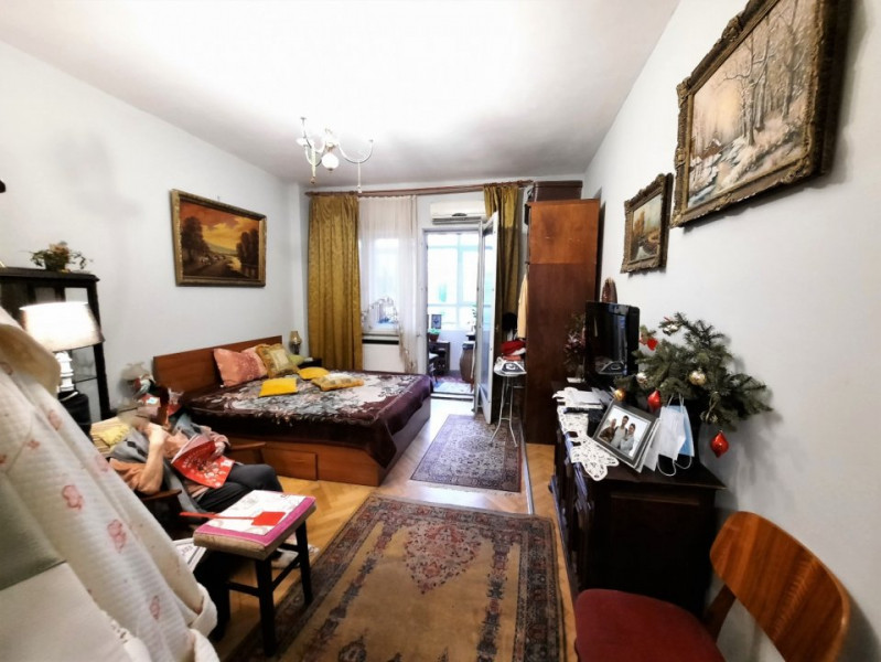 Vanzare 3 camere spatios, interbelic, fara risc seismic, Gara de Nord