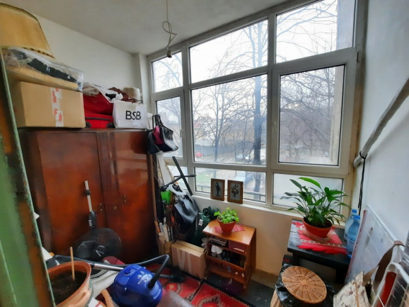 Vanzare 3 camere spatios, interbelic, fara risc seismic, Gara de Nord