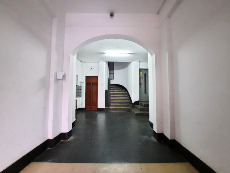 Vanzare 3 camere spatios, interbelic, fara risc seismic, Gara de Nord