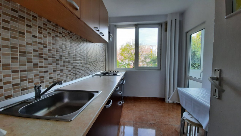 INCHIRIERE APARTAMENT 3 CAMERE, DOUA BALCOANE, ETAJ 4, PIATA IANCULUI
